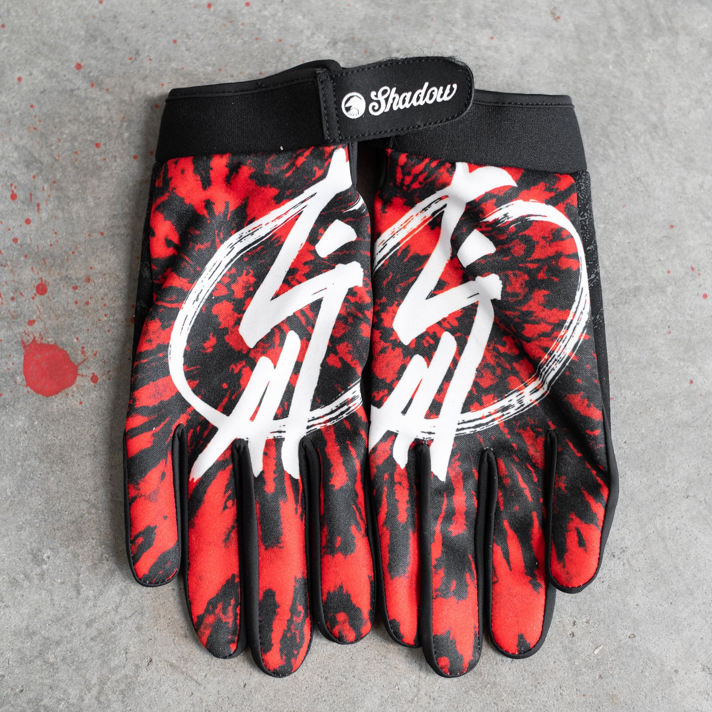 Shadow Conspire Gloves - Red Tie Dye