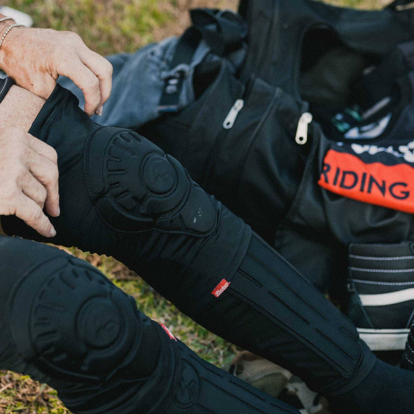 Shadow Invisa-Lite Knee Pads