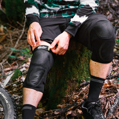 Shadow Super Slim V2 Knee Pads